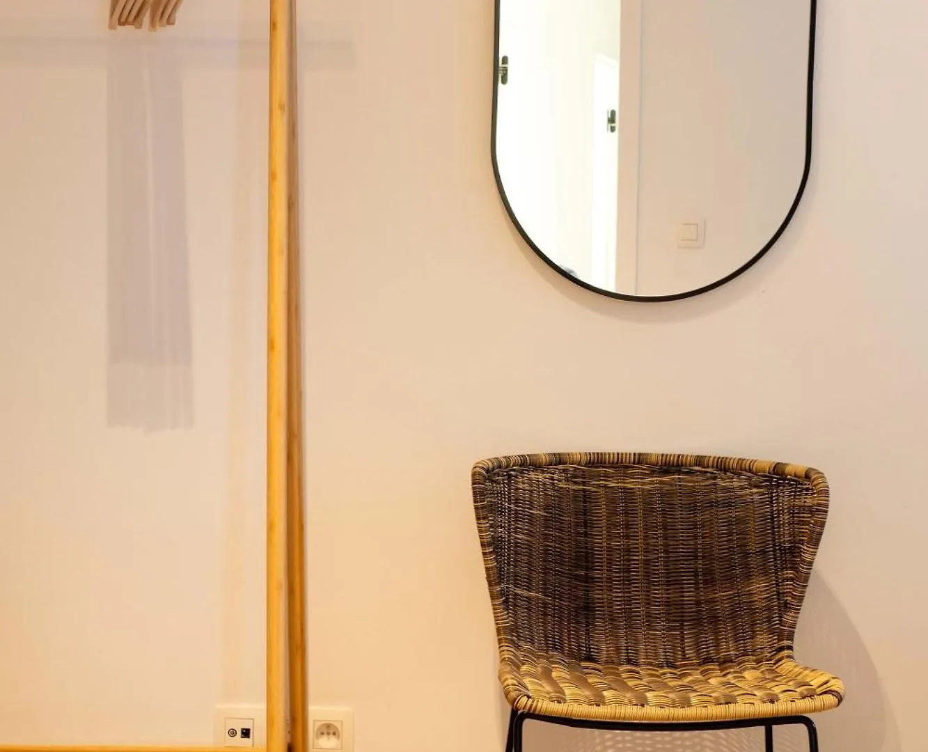 Inviting And Bright 7-Person Apartment In Antwerp Belgium