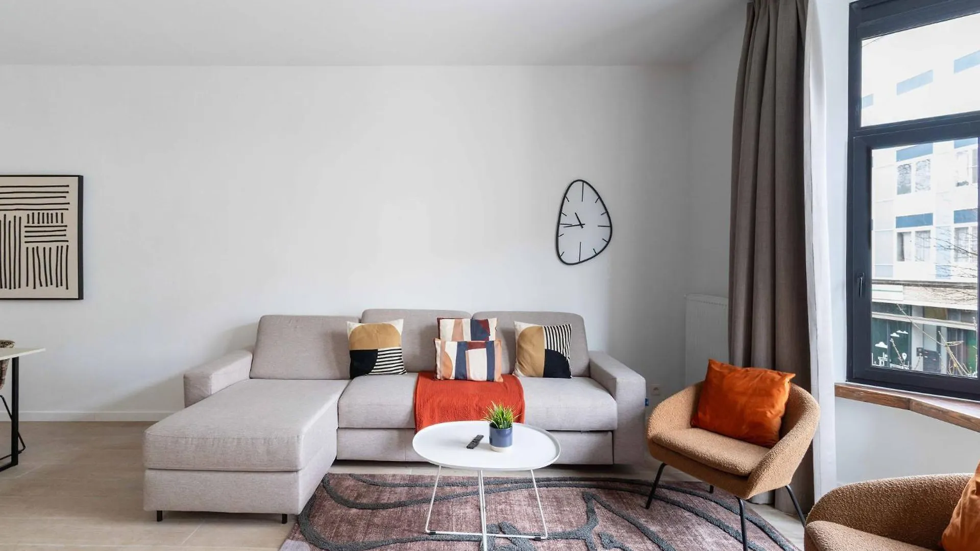 Inviting And Bright 7-Person Apartment In Antwerp