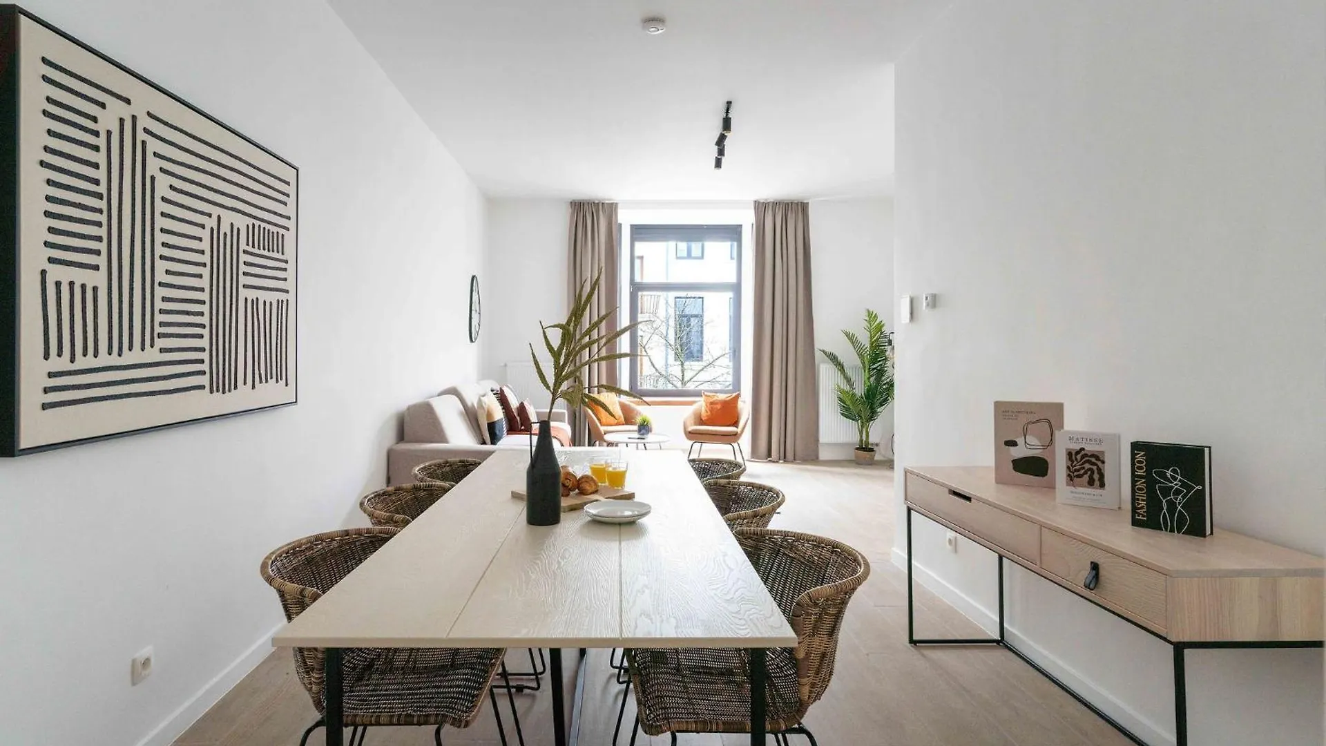 Inviting And Bright 7-Person Apartment In Antwerp