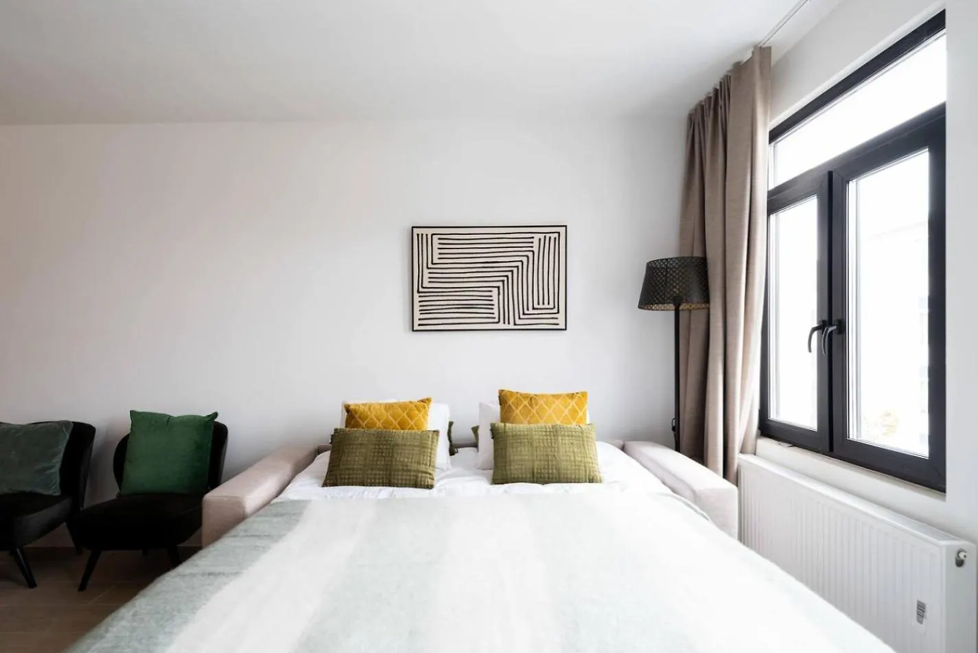 Inviting And Bright 7-Person Apartment In אנטוורפן בלגיה
